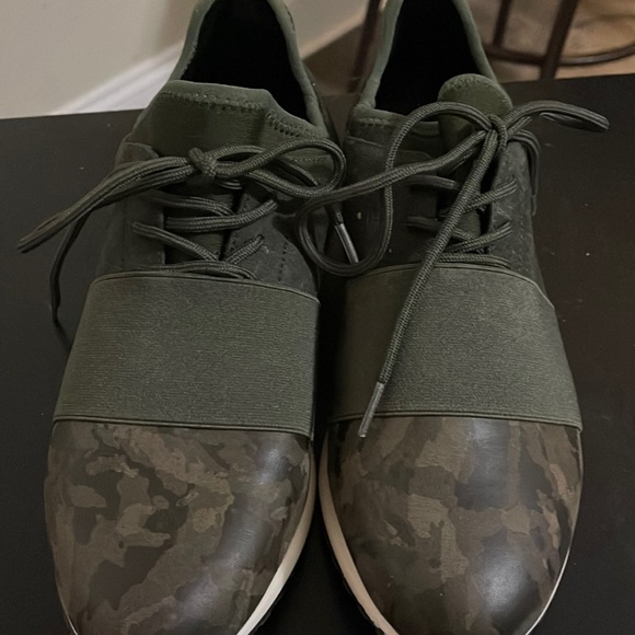 🎉S-HP🎉 Shoedazzle "Callie" Mixed Camo Sneakers - Picture 8 of 10